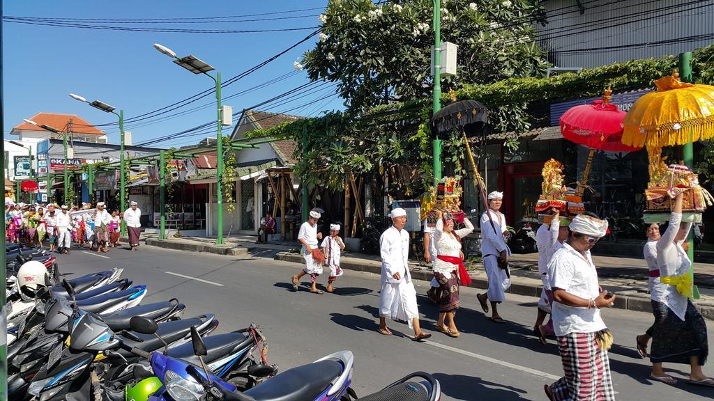 Bemo Corner Guest House Kuta Lombok Esterno foto