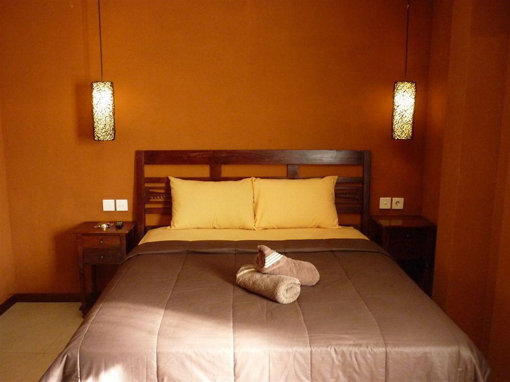 Bemo Corner Guest House Kuta Lombok Esterno foto