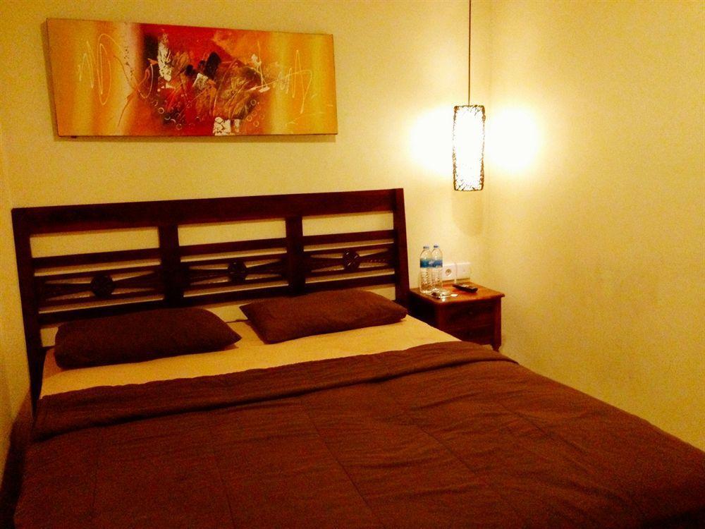 Bemo Corner Guest House Kuta Lombok Esterno foto