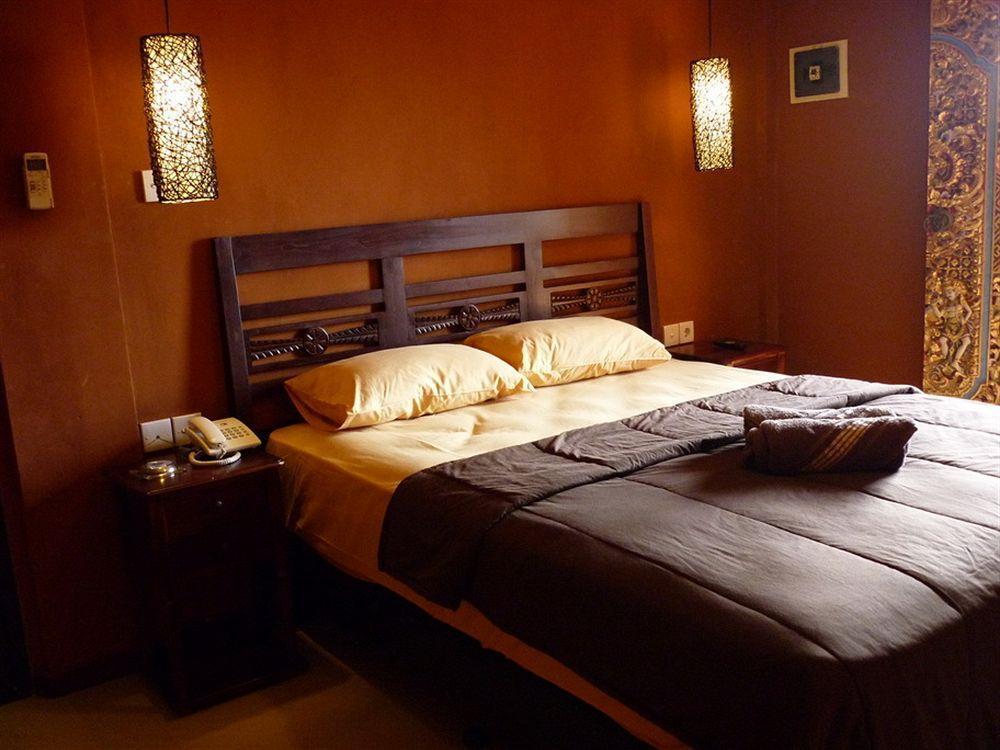 Bemo Corner Guest House Kuta Lombok Esterno foto