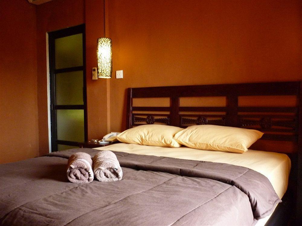 Bemo Corner Guest House Kuta Lombok Esterno foto
